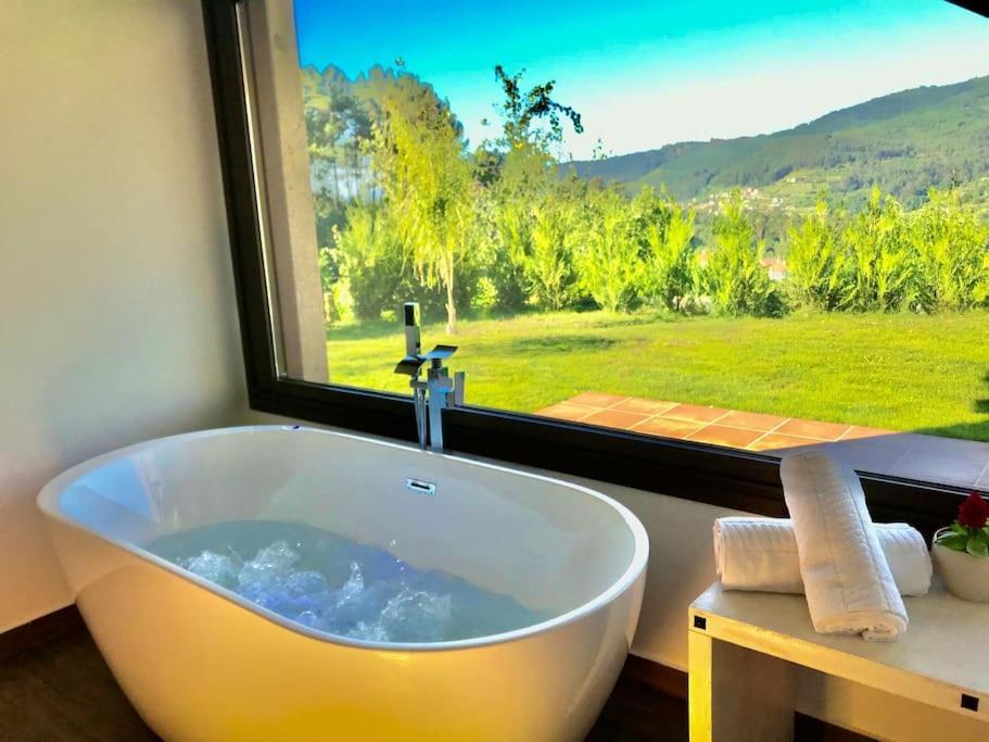 Casa Nueva En Vigo Rural Mos Con Jacuzzi Y Chimenea Para Escapada Romantica Pontevedra Zewnętrze zdjęcie